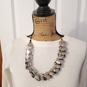 METAL SHELL NECKLACE